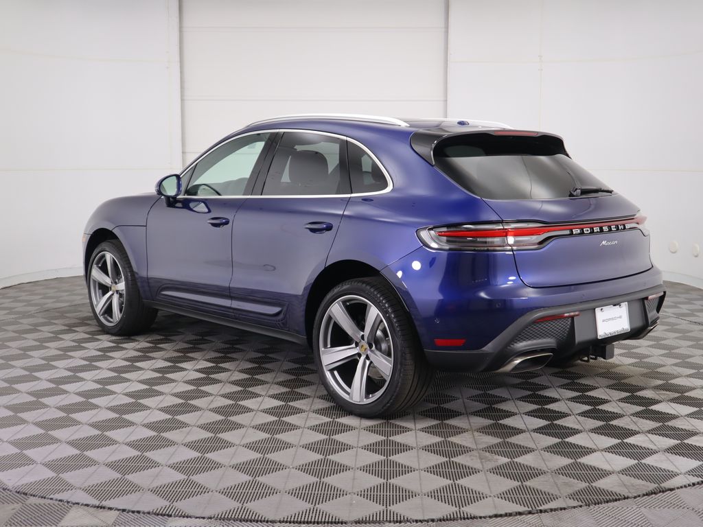 Thumbnail: 2025 Porsche Macan - 3