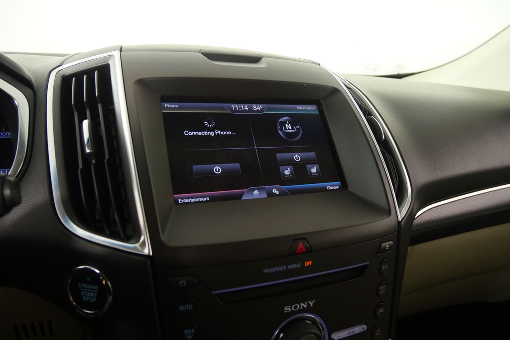 Thumbnail: 2015 Ford Edge - 22