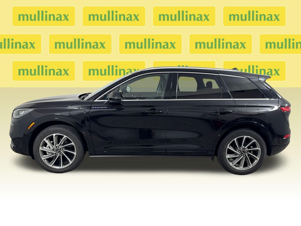 Used 2022 Black Lincoln Grand Touring image 12