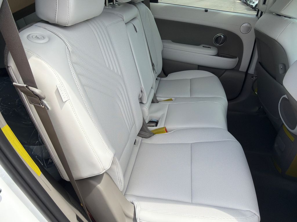 New 2026 White Hyundai Blue SEL Premium image 16