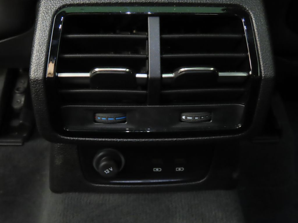 Thumbnail: 2025 Audi Q3 - 28