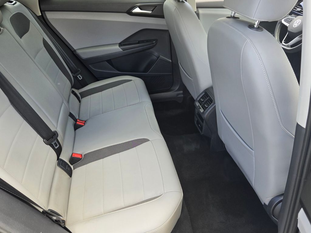 2023 Volkswagen Taos - $18,000