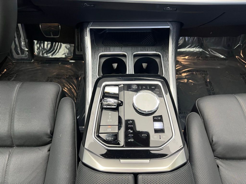 Thumbnail: 2023 BMW 7 Series - 12