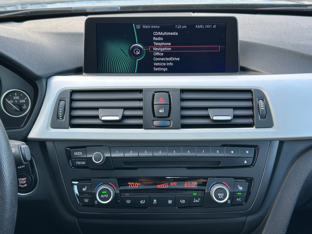 2013 BMW 3 Series 320i 23
