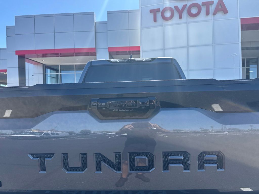 Thumbnail: 2024 Toyota Tundra - 10