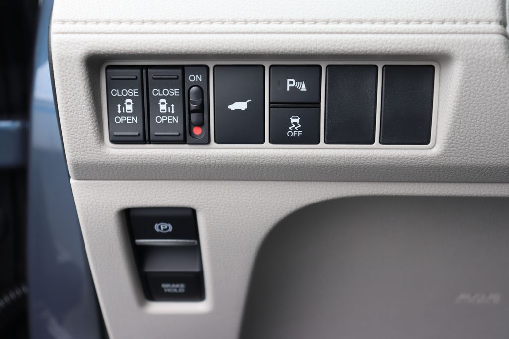 Thumbnail: 2026 Honda Odyssey - 32