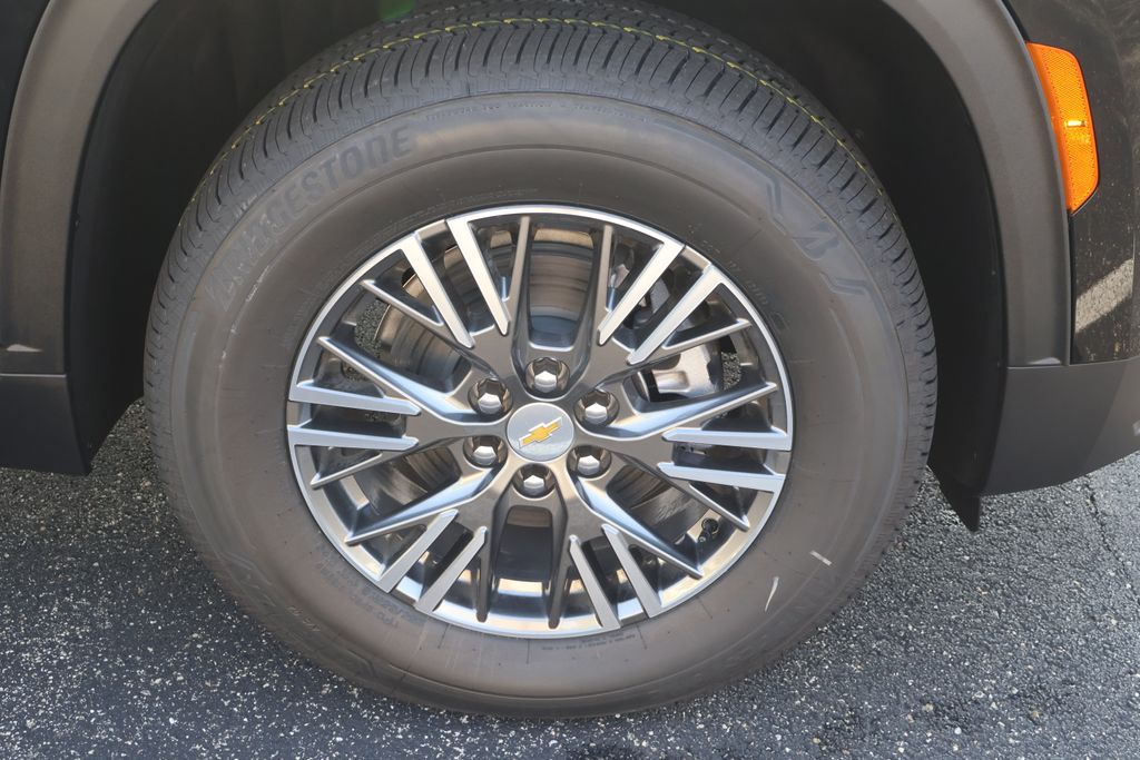 Thumbnail: 2026 Chevrolet Traverse - 5