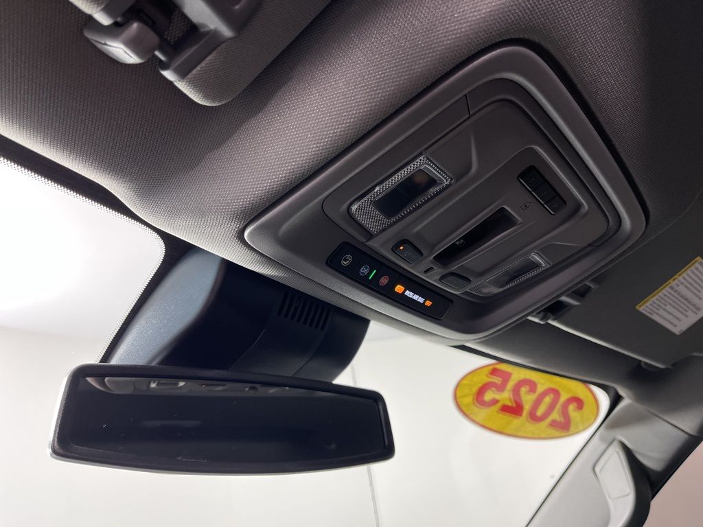 Thumbnail: 2025 GMC Sierra 1500 - 25