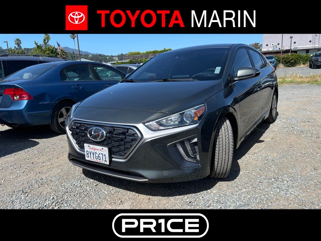 2022 Hyundai Ioniq Hybrid SE's photo