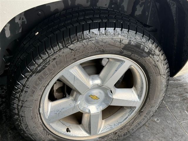 2011 Chevrolet Suburban 1500 LTZ White at Gullo Toyota