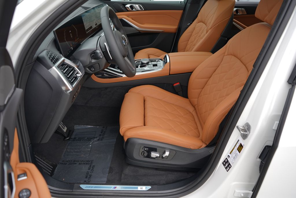 Thumbnail: 2026 BMW X7 - 10