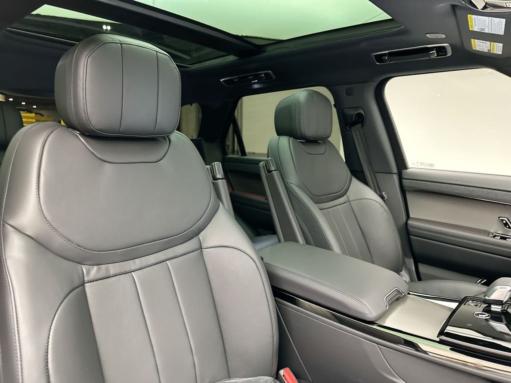 2025 Land Rover Range Rover Sport Dynamic 5