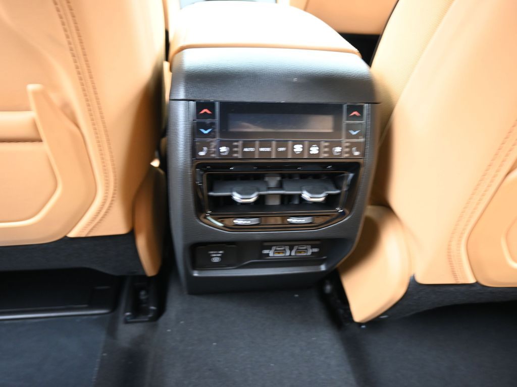 New 2025 Bright White Clearcoat Jeep Summit image 32