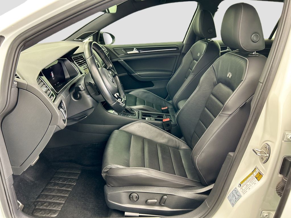 Thumbnail: 2019 Volkswagen Golf - 18