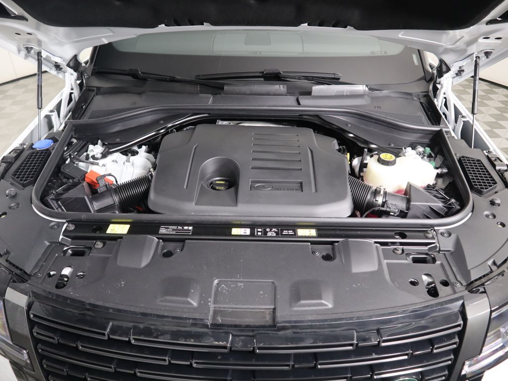 Thumbnail: 2025 Land Rover Range Rover - 30