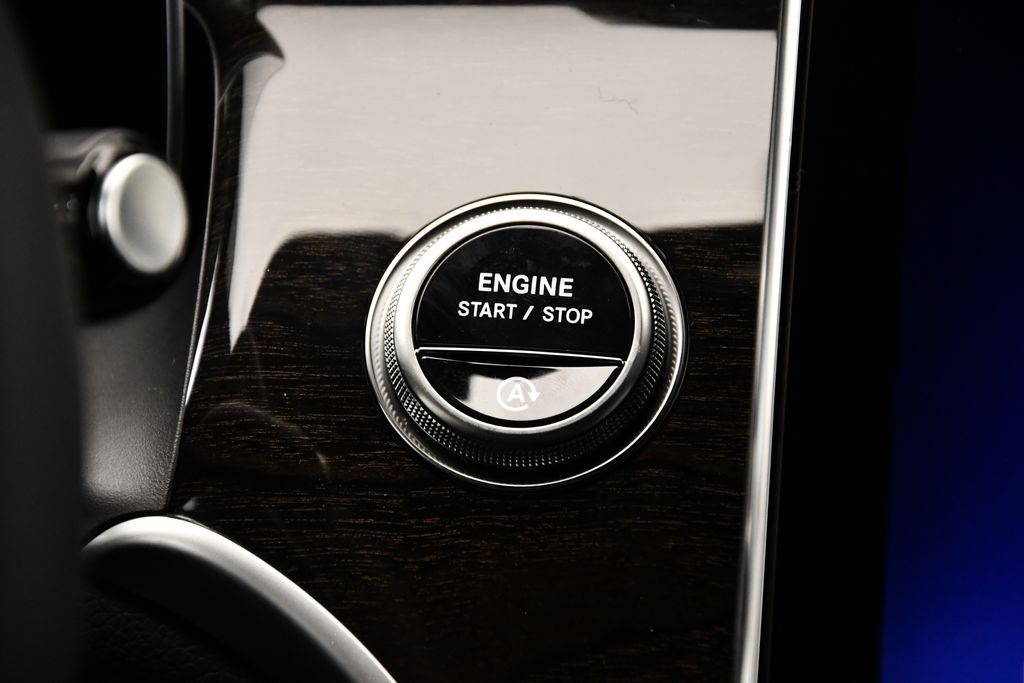 Thumbnail: 2025 Mercedes-Benz GLC - 27