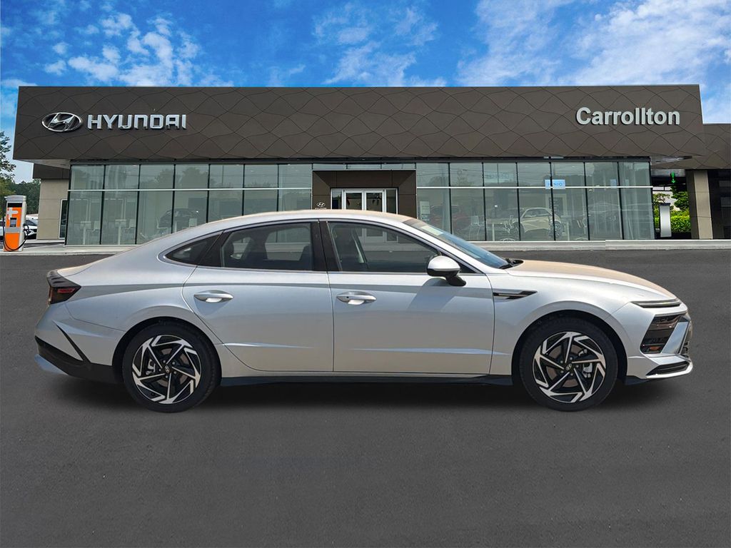 New 2026 Silver Hyundai SEL Sport image 5