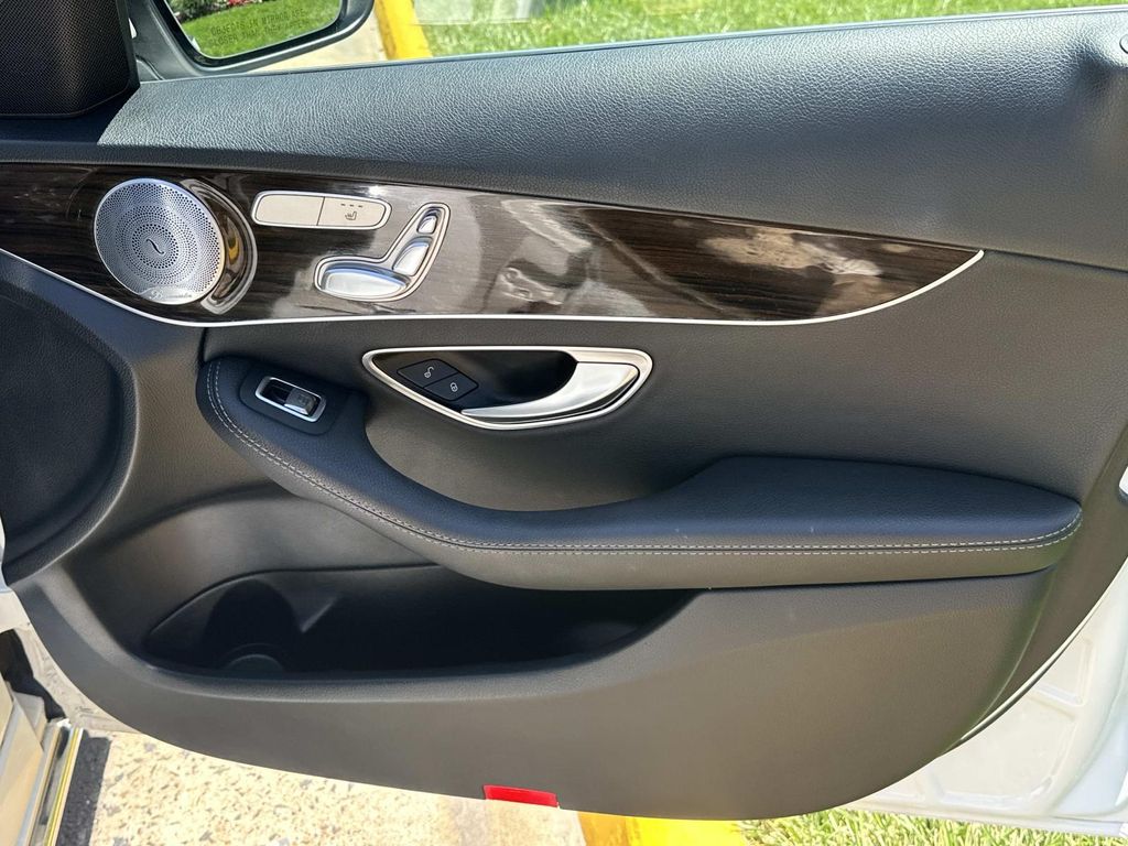 Thumbnail: 2019 Mercedes-Benz C-Class - 10