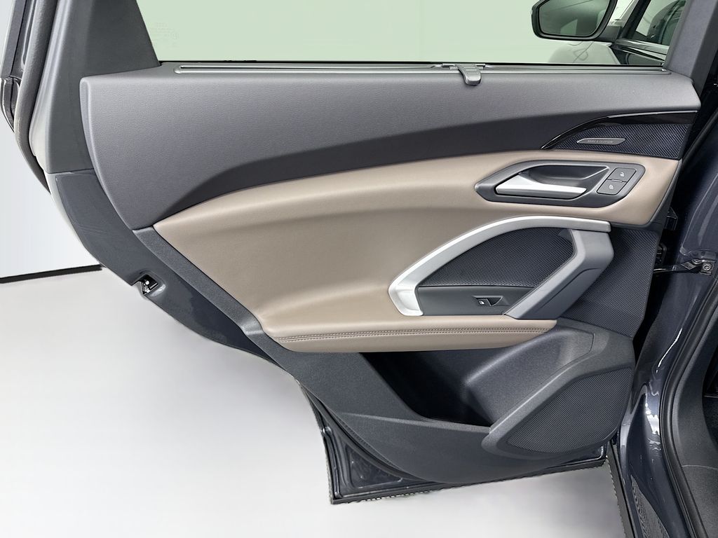 Thumbnail: 2025 Audi Q5 - 26