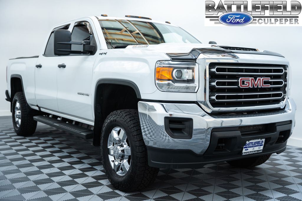 Summit White 2019 GMC Sierra 2500HD Pickup Truck Four-Wheel Drive 6-Speed Automatic