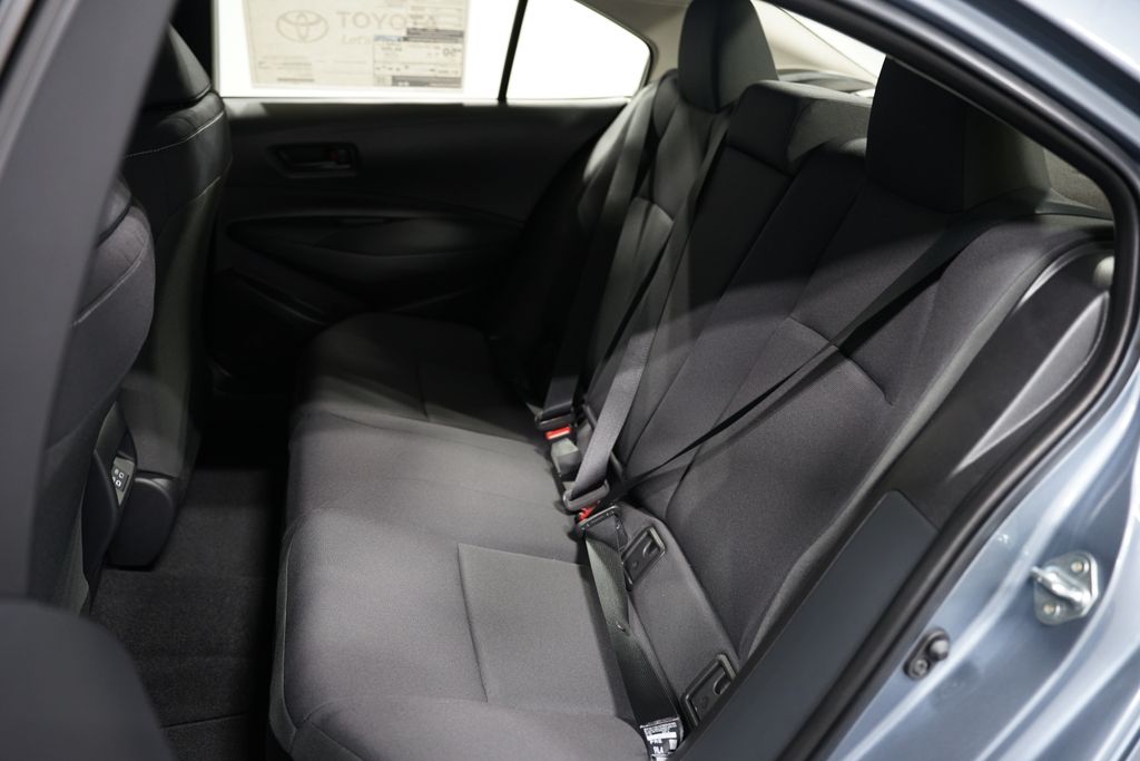 2025 Toyota Corolla LE 29