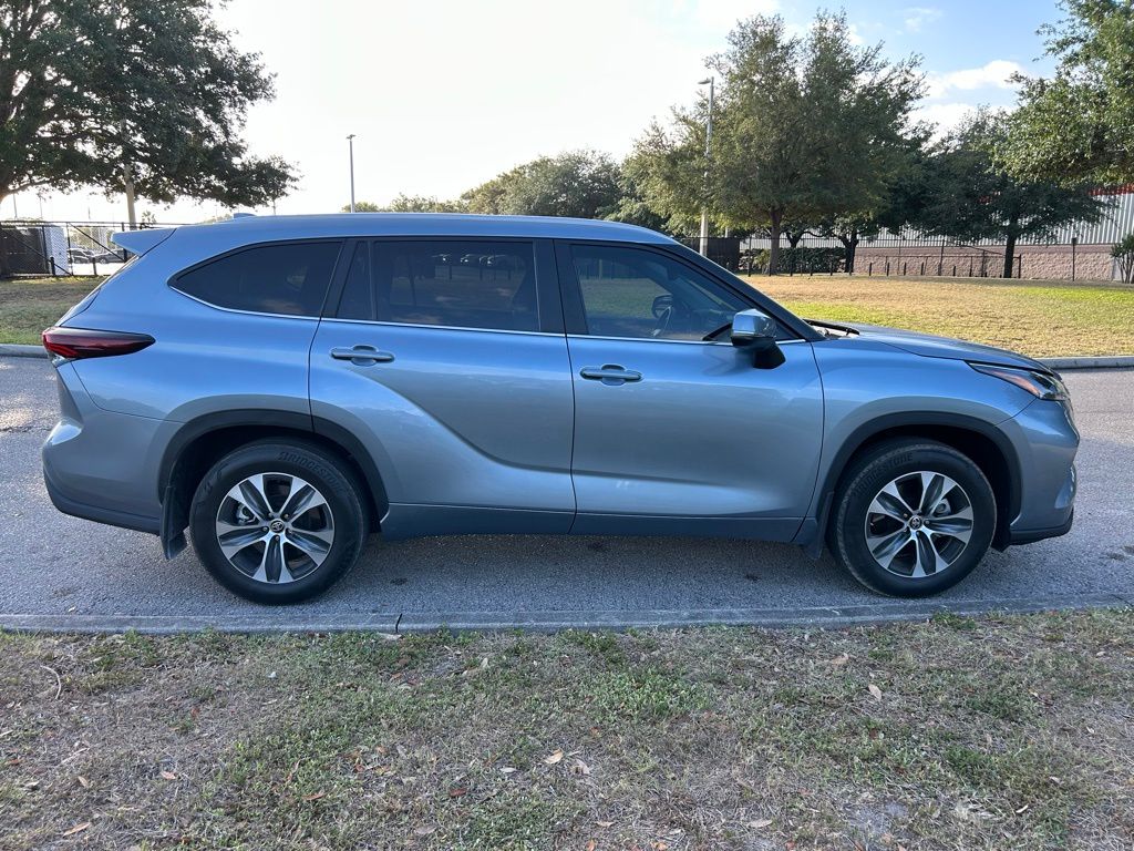 2024 Toyota Highlander XLE 6