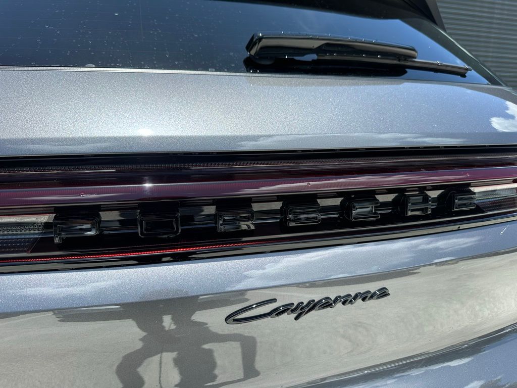 Thumbnail: 2025 Porsche Cayenne - 12