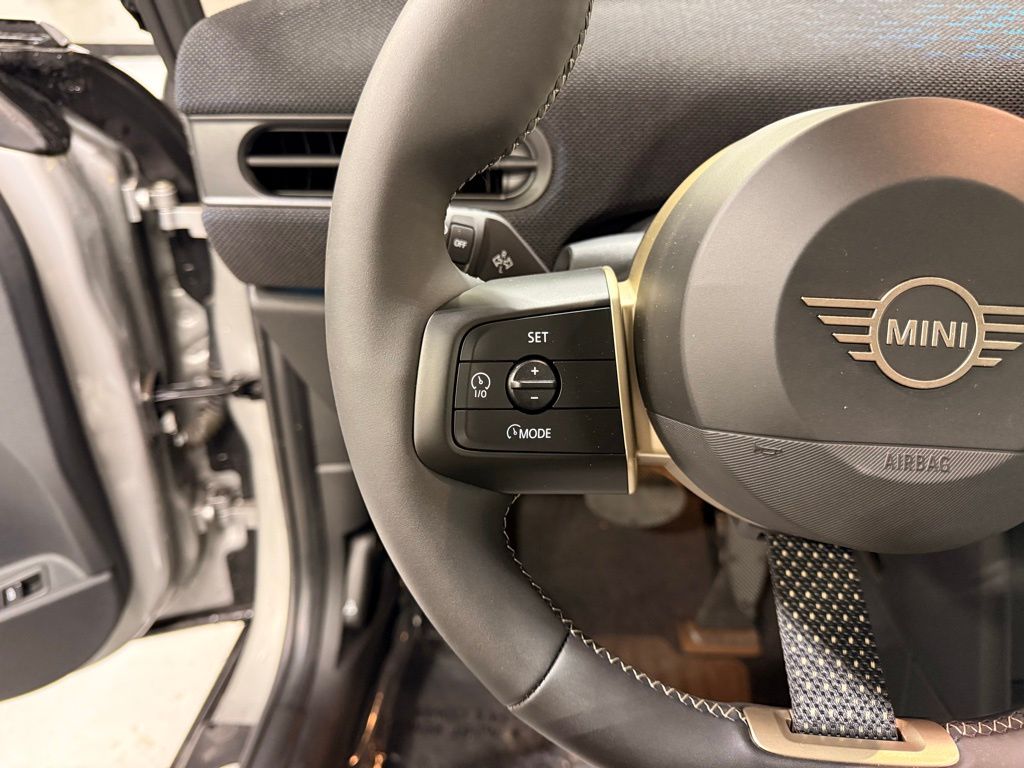 Thumbnail: 2025 MINI Cooper - 13