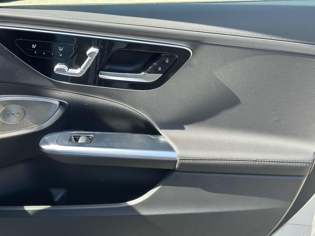 Thumbnail: 2025 Mercedes-Benz C-Class - 17