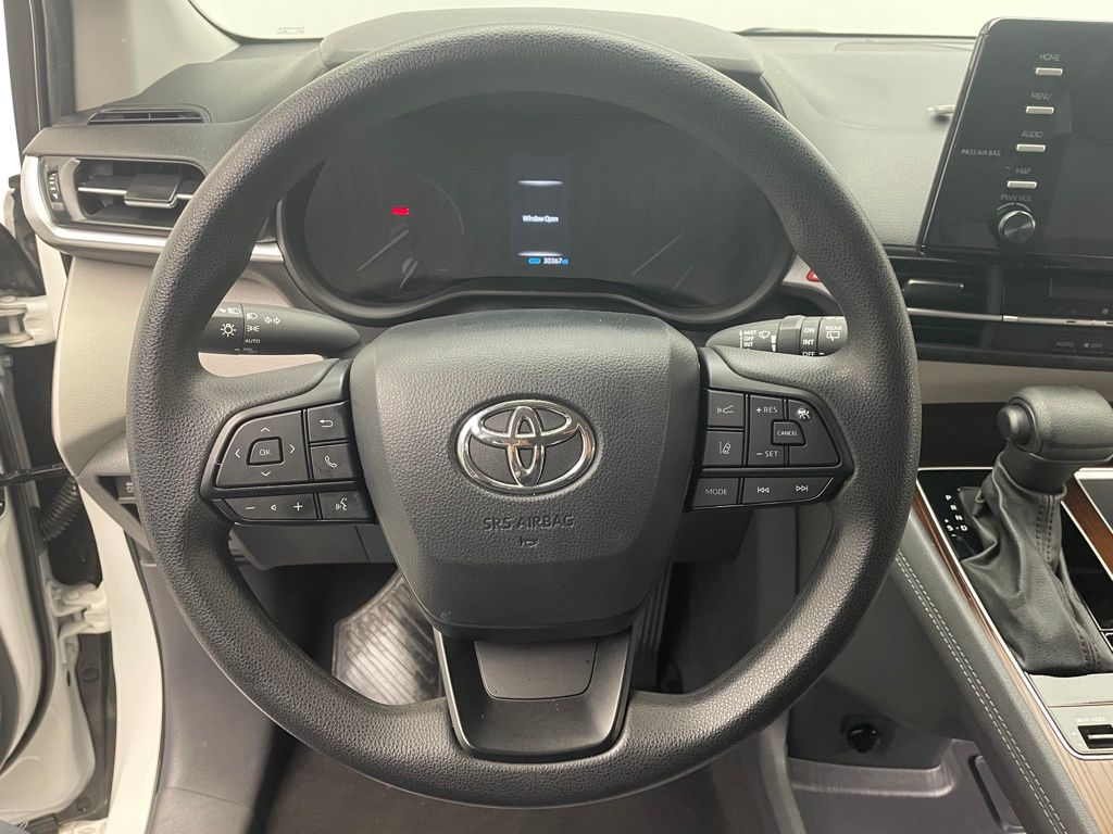 2024 Toyota Sienna LE 21