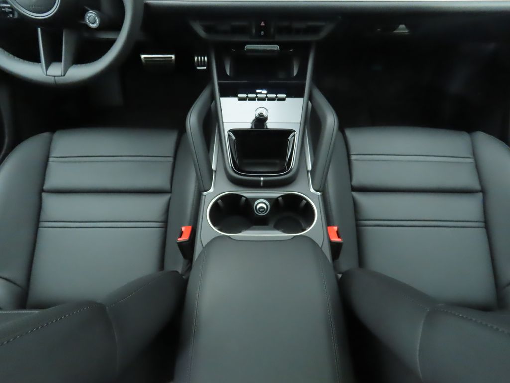 Thumbnail: 2025 Porsche  - 18