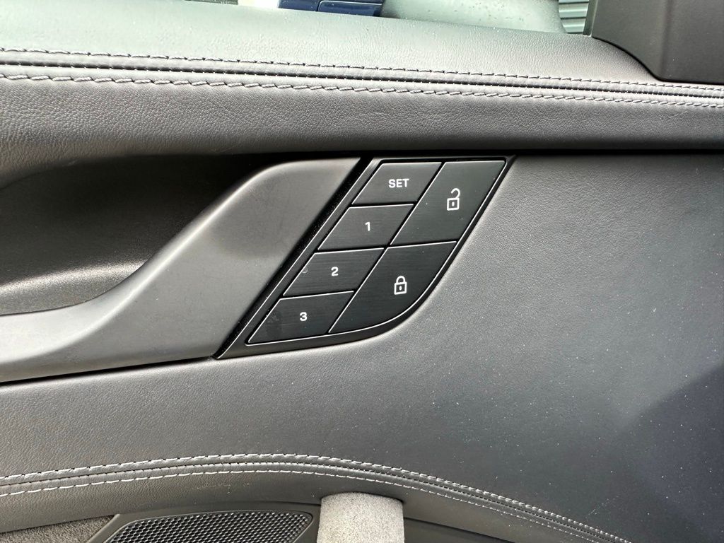 Thumbnail: 2024 Porsche 911 - 32