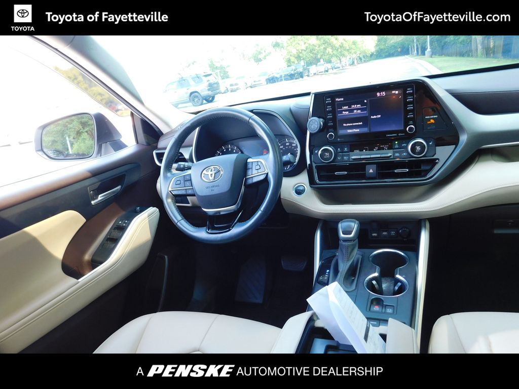 Thumbnail: 2021 Toyota Highlander - 7