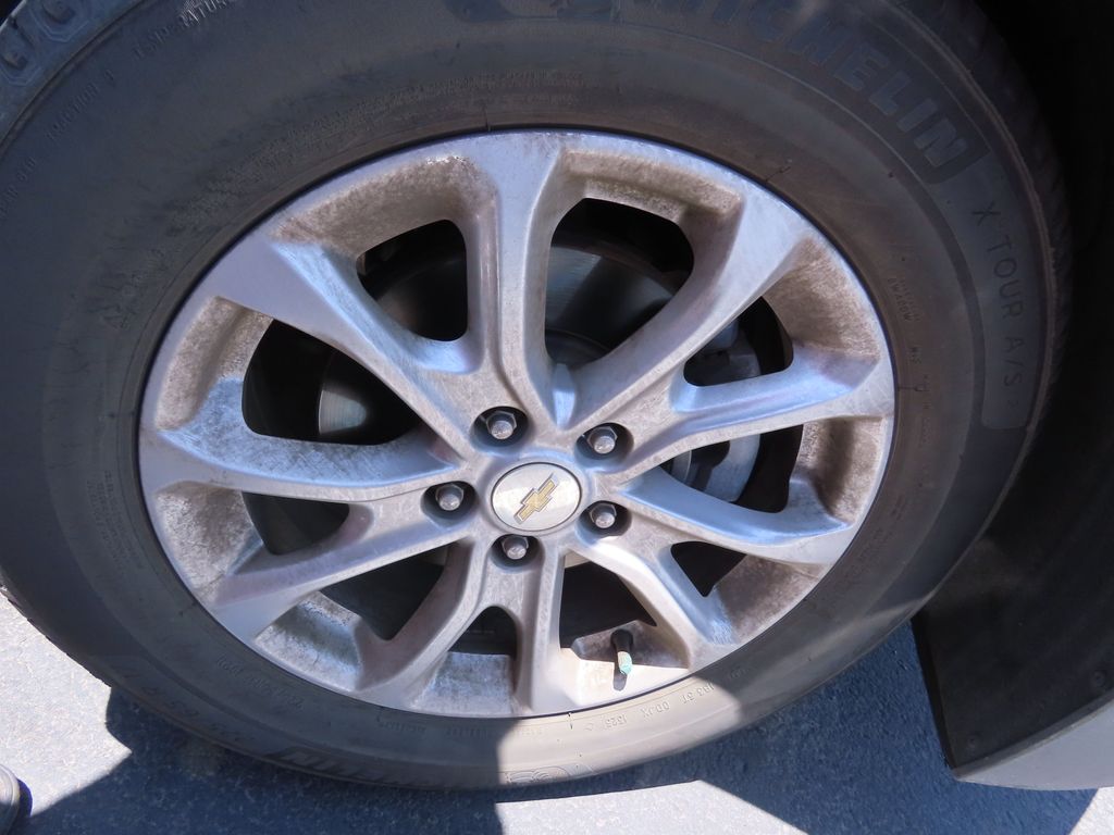 Thumbnail: 2019 Chevrolet Equinox - 18
