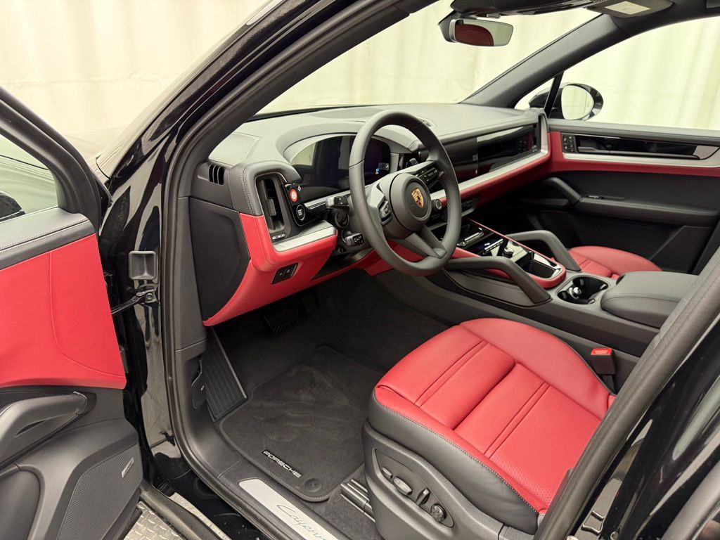 Thumbnail: 2025 Porsche Cayenne - 3