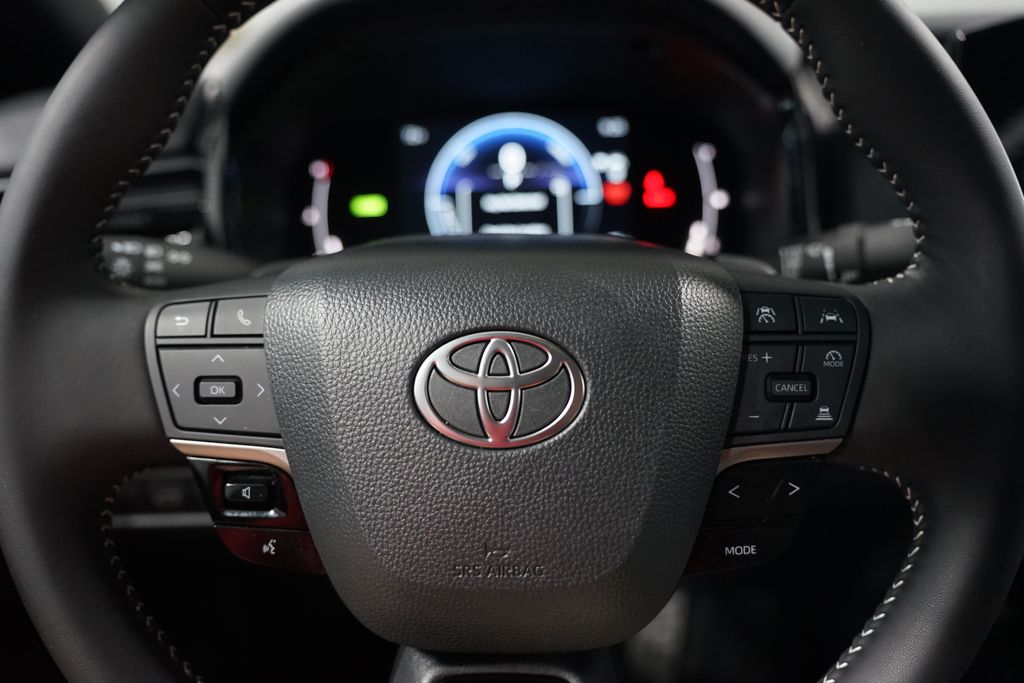 Thumbnail: 2025 Toyota Camry - 16