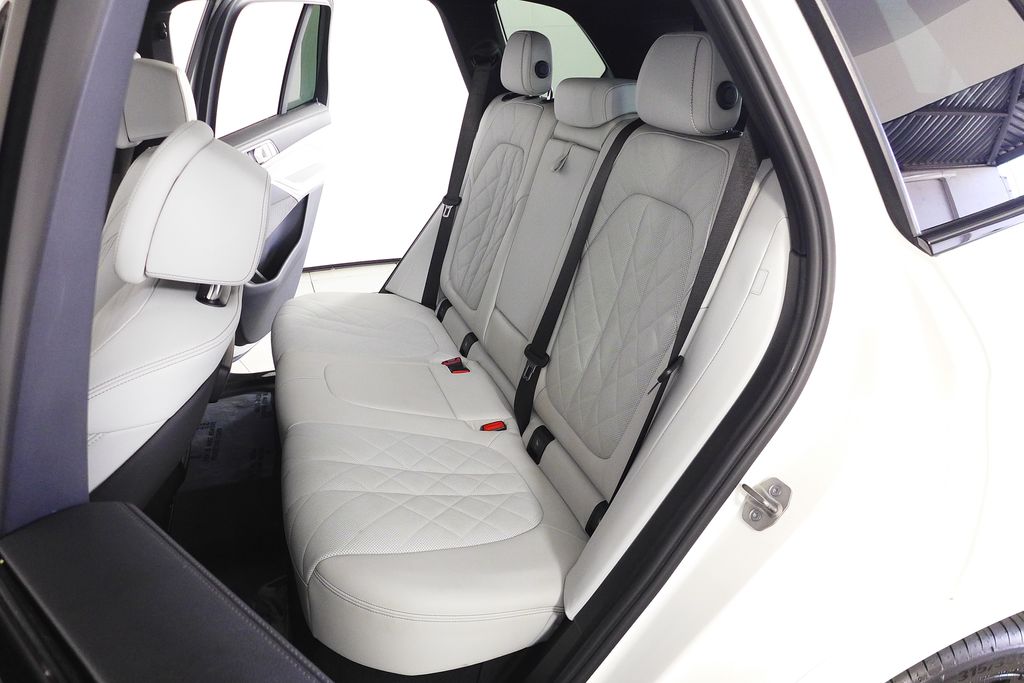 Thumbnail: 2023 BMW X5 - 21