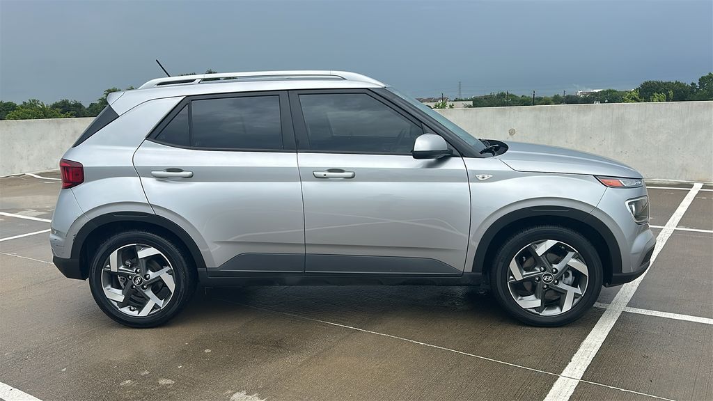 2024 Hyundai Venue SEL Silver at Baytown Hyundai