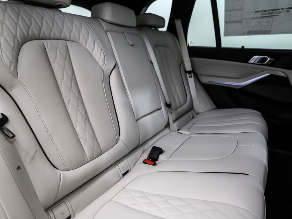 2026 BMW X5 xDrive50e 27