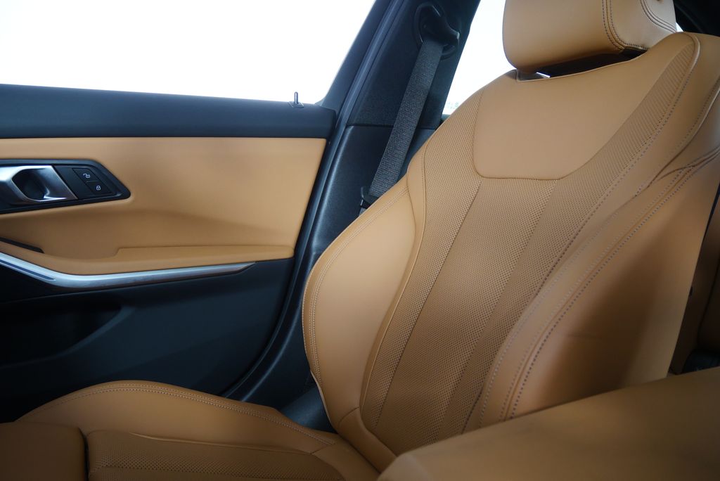 Thumbnail: 2025 BMW 3 Series - 24