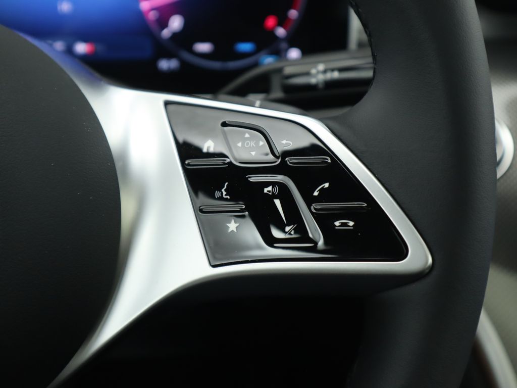 Thumbnail: 2025 Mercedes-Benz C-Class - 13