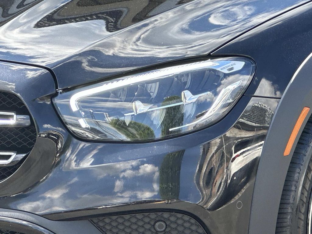 Thumbnail: 2023 Mercedes-Benz E-Class - 3
