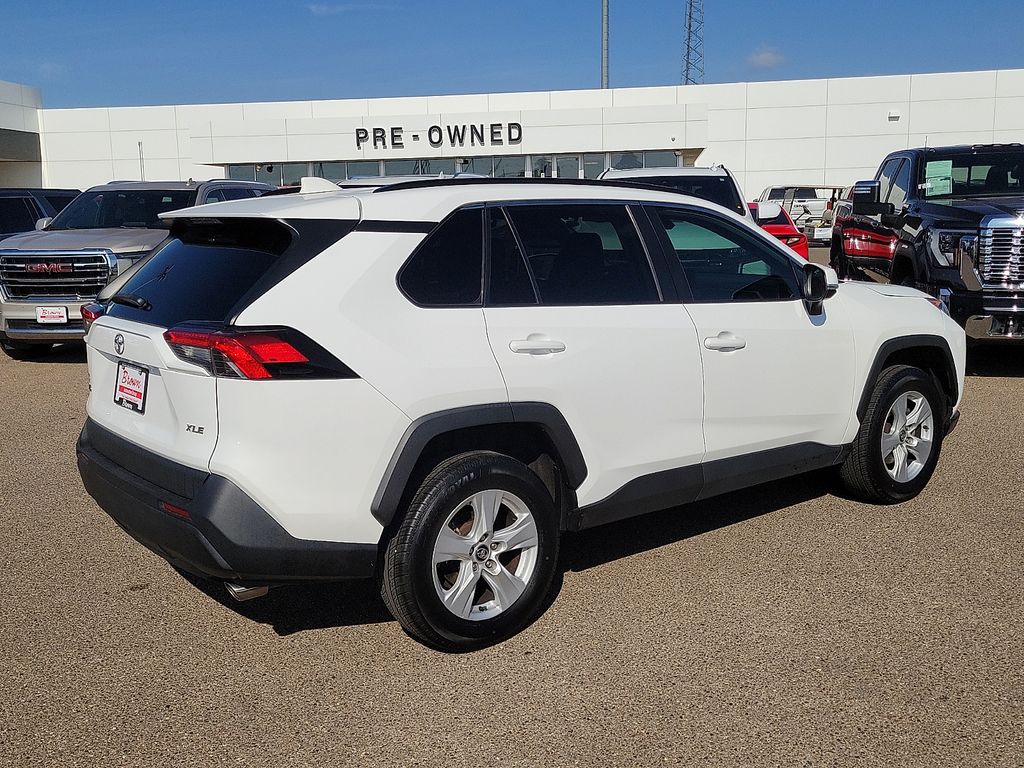 2020 Toyota RAV4 XLE - 10