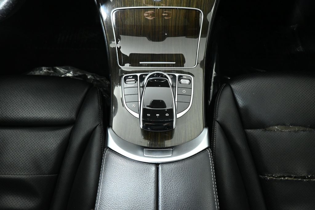 Thumbnail: 2019 Mercedes-Benz C-Class - 25