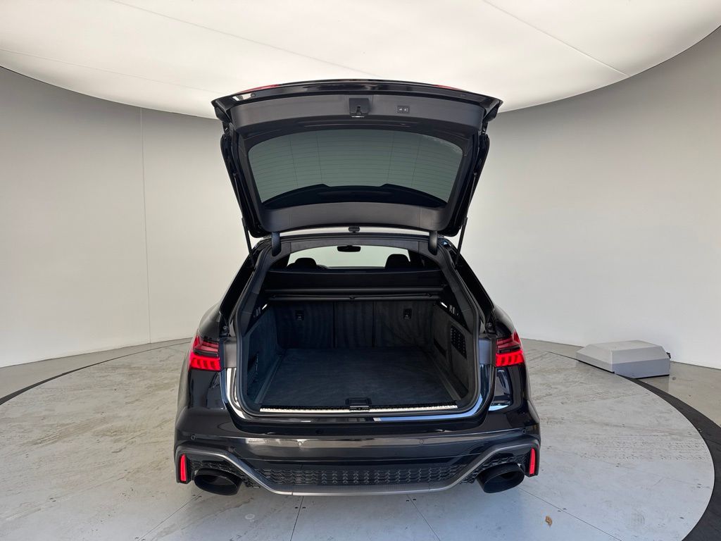 Thumbnail: 2025 Audi RS 6 - 5