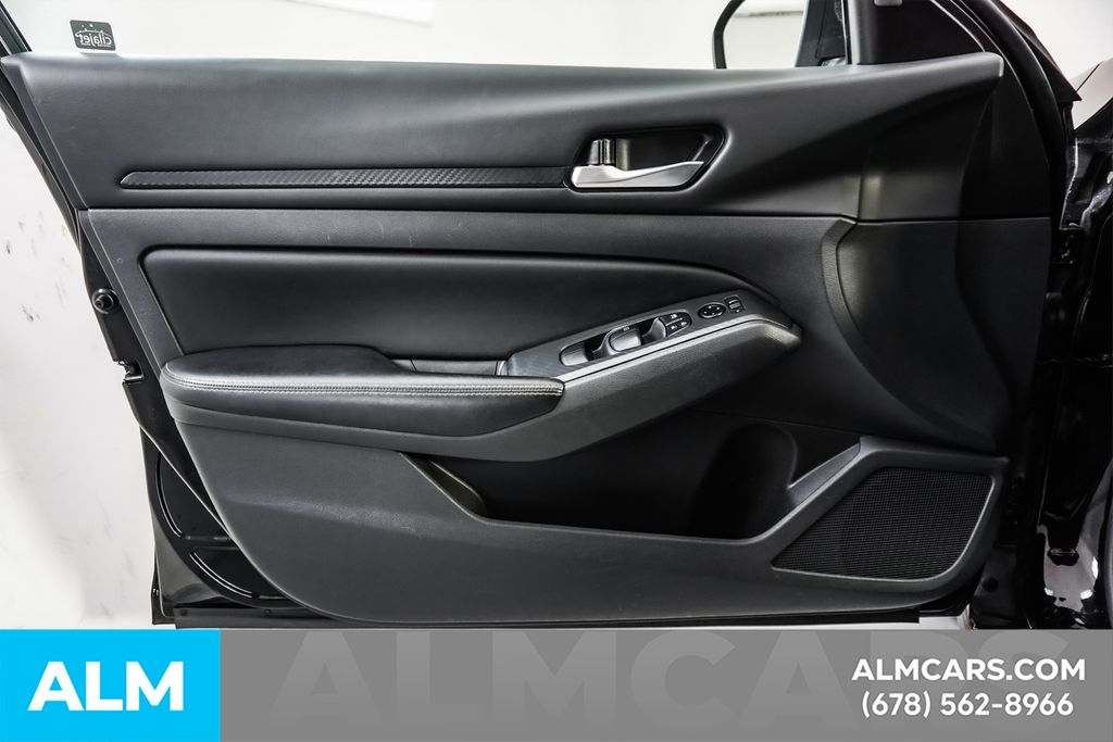 Used 2025 Black Nissan 2.5 SV image 45
