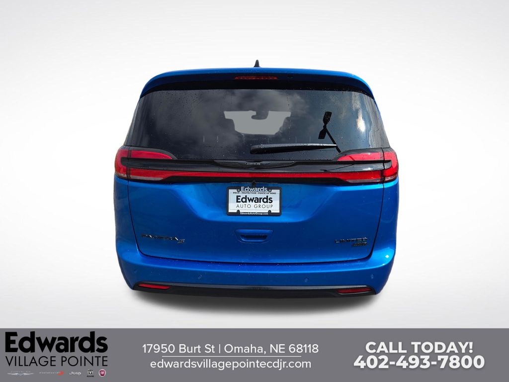 View vehicle photo 4