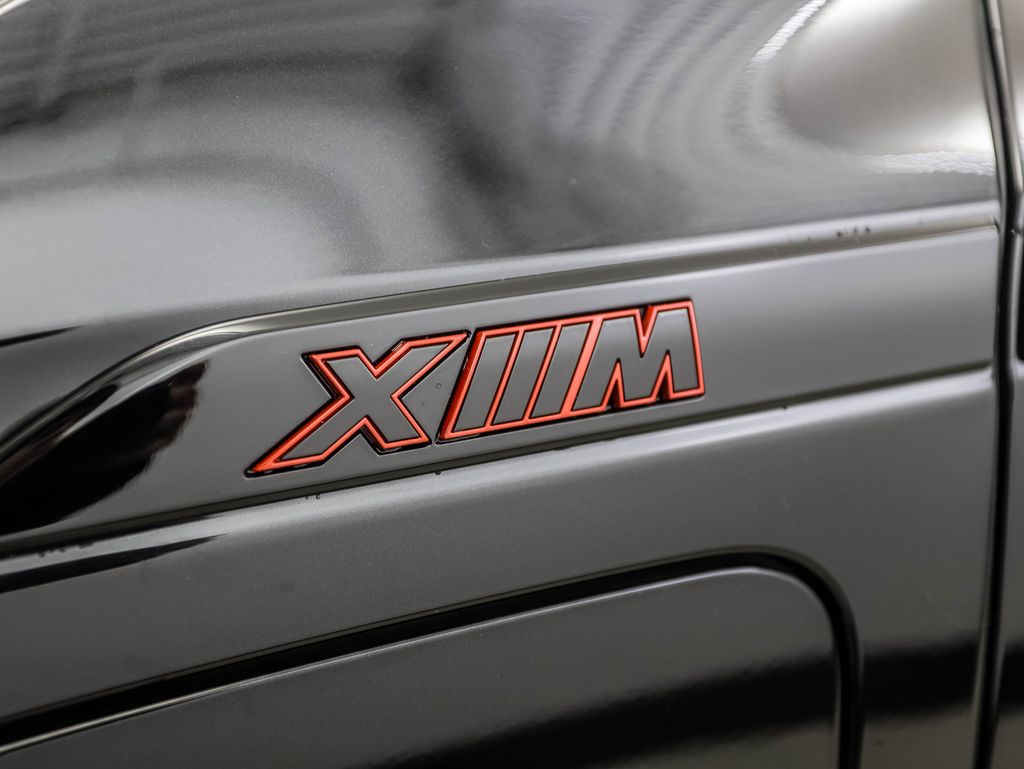 Thumbnail: 2026 BMW XM - 10