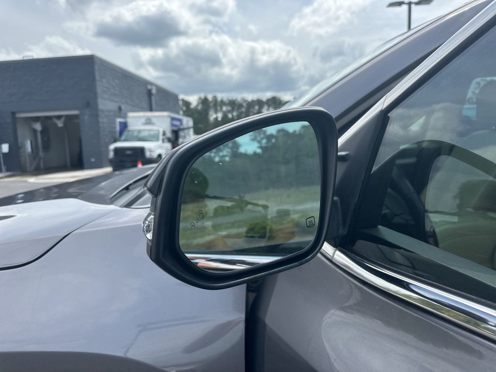 2019 Predawn Gray Mica Toyota Highlander XLE FWD SUV