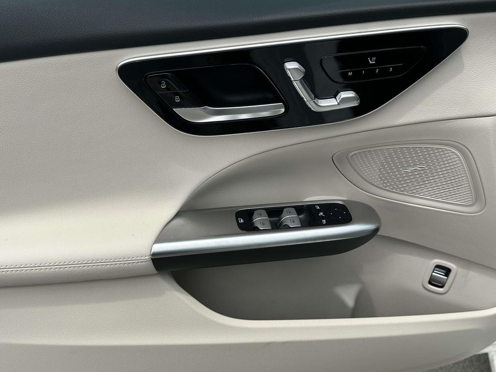 2024 Mercedes-Benz C-Class C 300 12